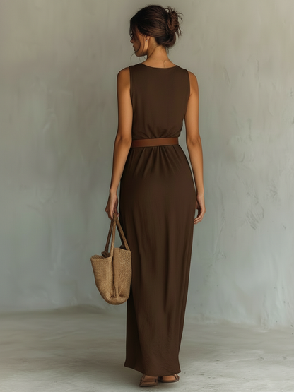 Abito maxi senza maniche con colletto drappeggiato minimalista per donne