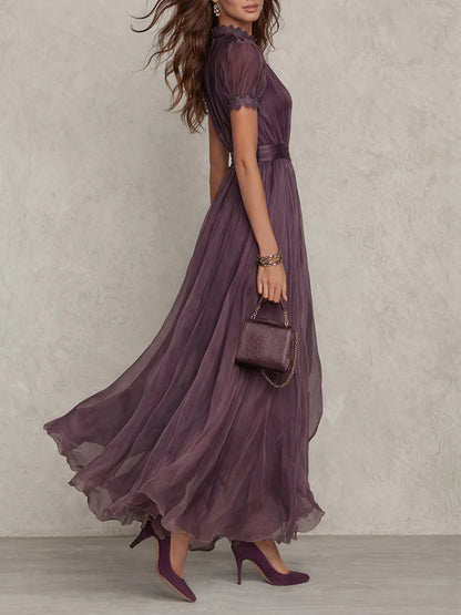 Vestito lungo viola con scollo a chiave, bordo in pizzo di chiffon