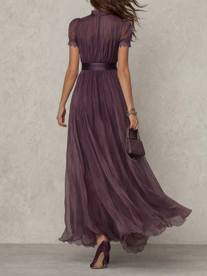 Vestito lungo viola con scollo a chiave, bordo in pizzo di chiffon